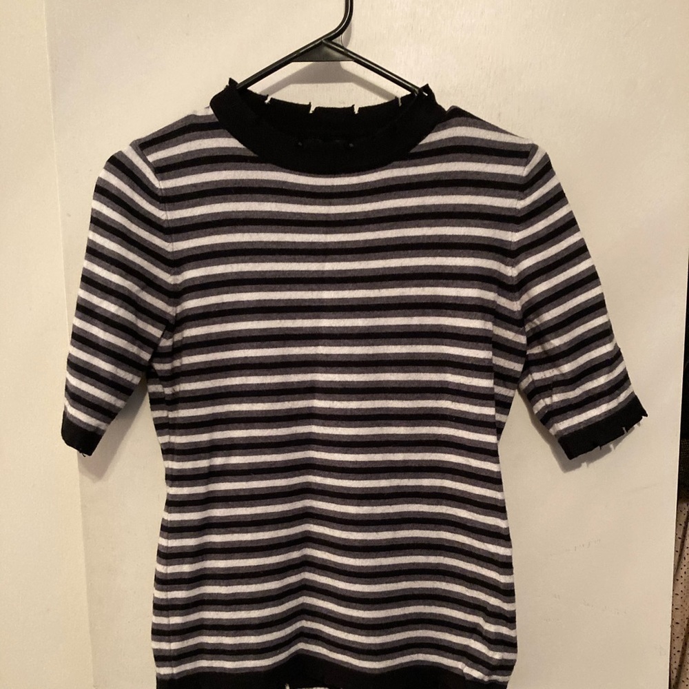 POL knit half sleeve top with destructed edges.